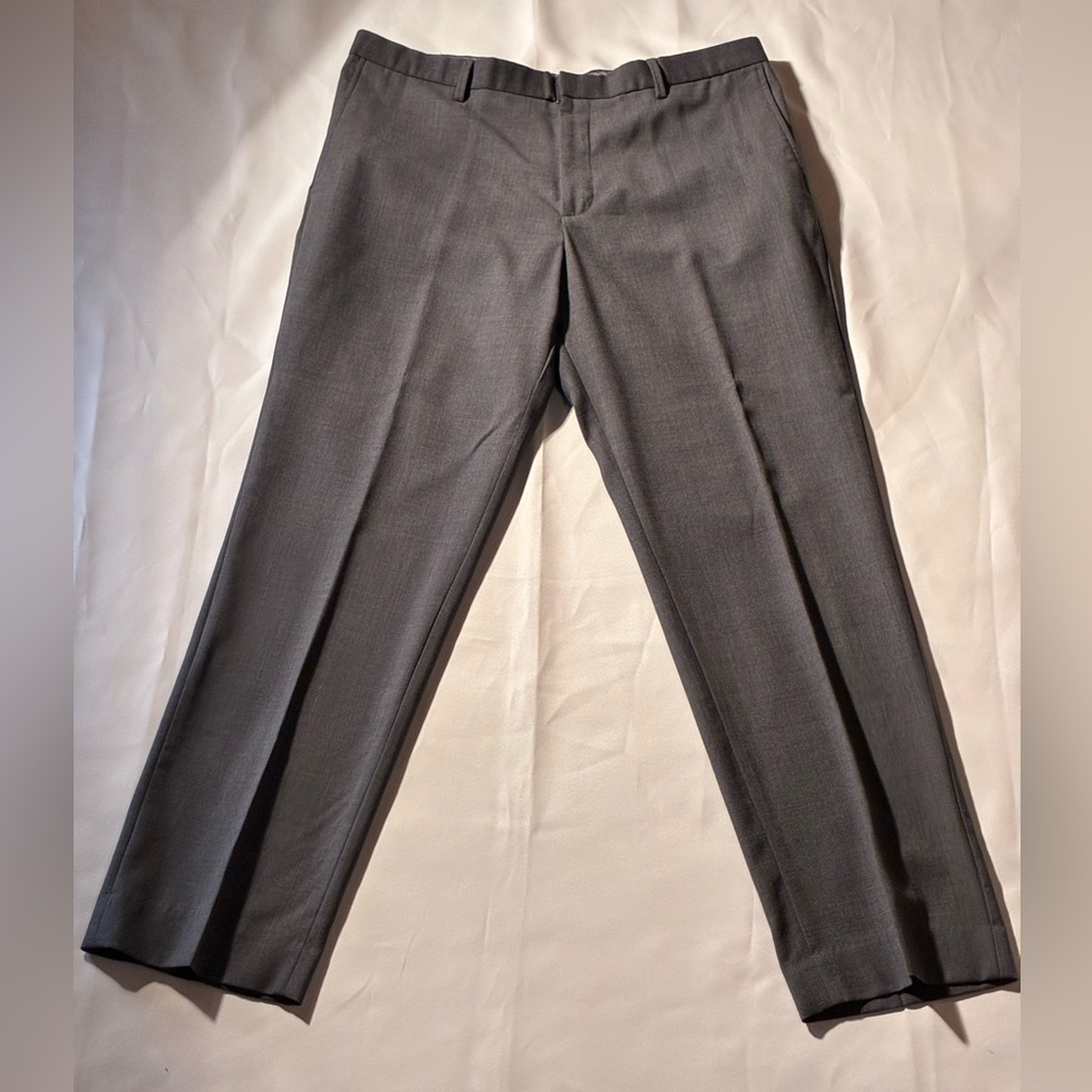 Banana Republic men’s 35x32 grey wool dress pants standard fit